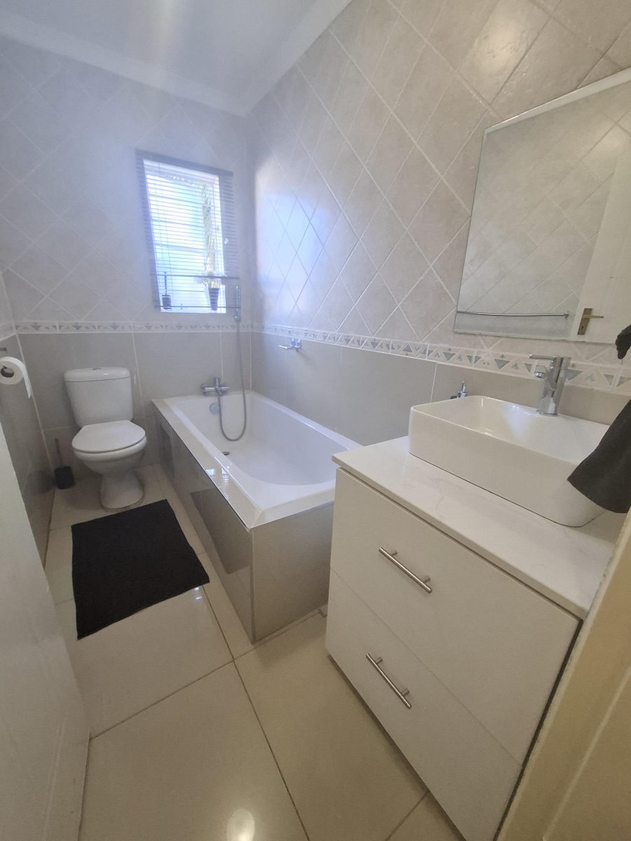 3 Bedroom Property for Sale in Faerie Glen Gauteng