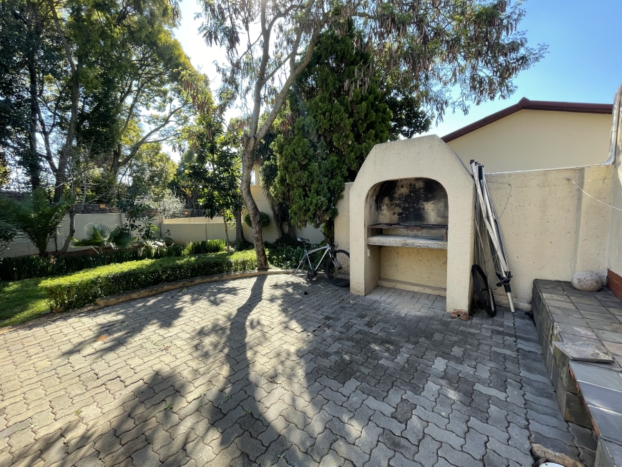 3 Bedroom Property for Sale in Faerie Glen Gauteng