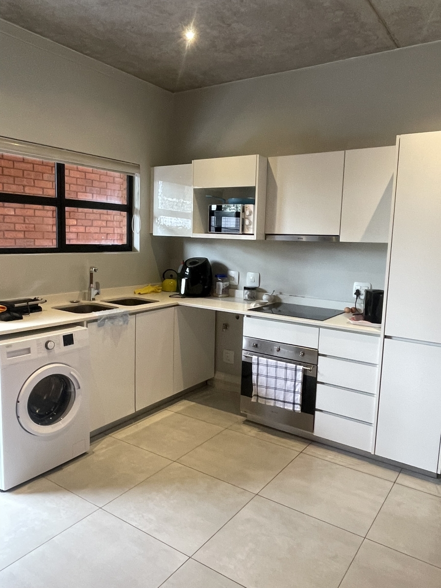 To Let 1 Bedroom Property for Rent in Melrose North Gauteng