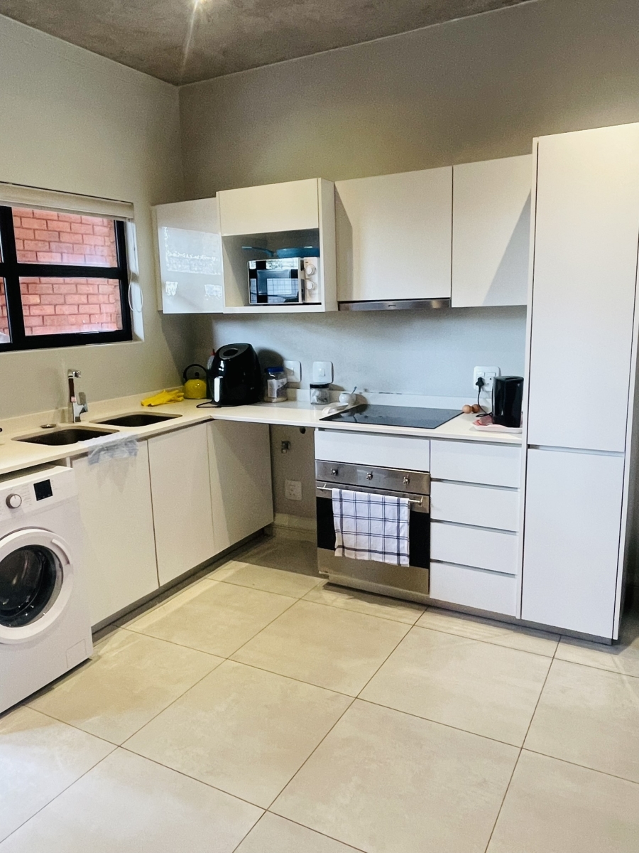 To Let 1 Bedroom Property for Rent in Melrose North Gauteng