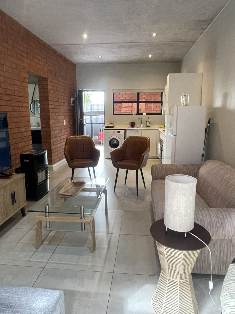 To Let 1 Bedroom Property for Rent in Melrose North Gauteng