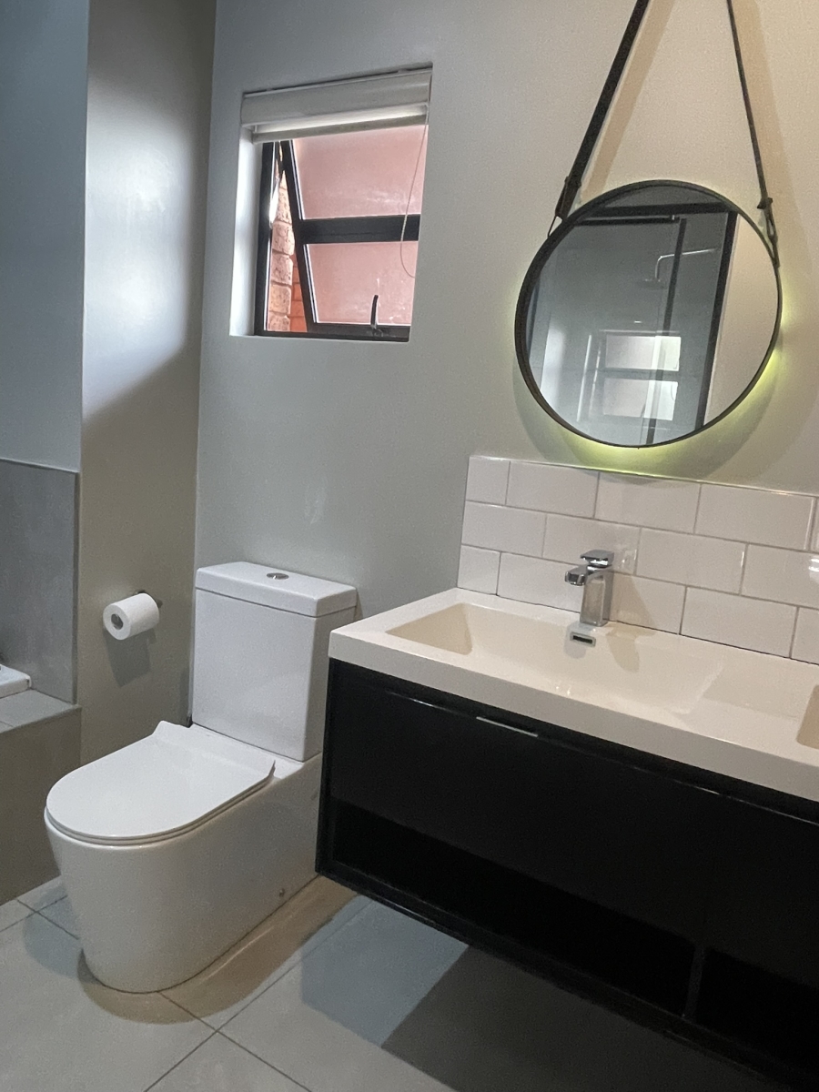 To Let 1 Bedroom Property for Rent in Melrose North Gauteng