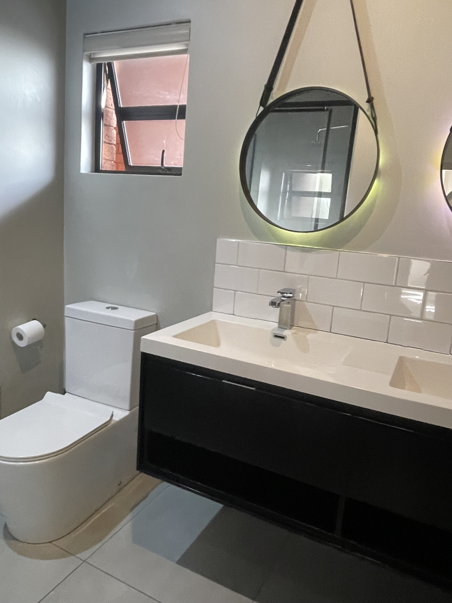 To Let 1 Bedroom Property for Rent in Melrose North Gauteng