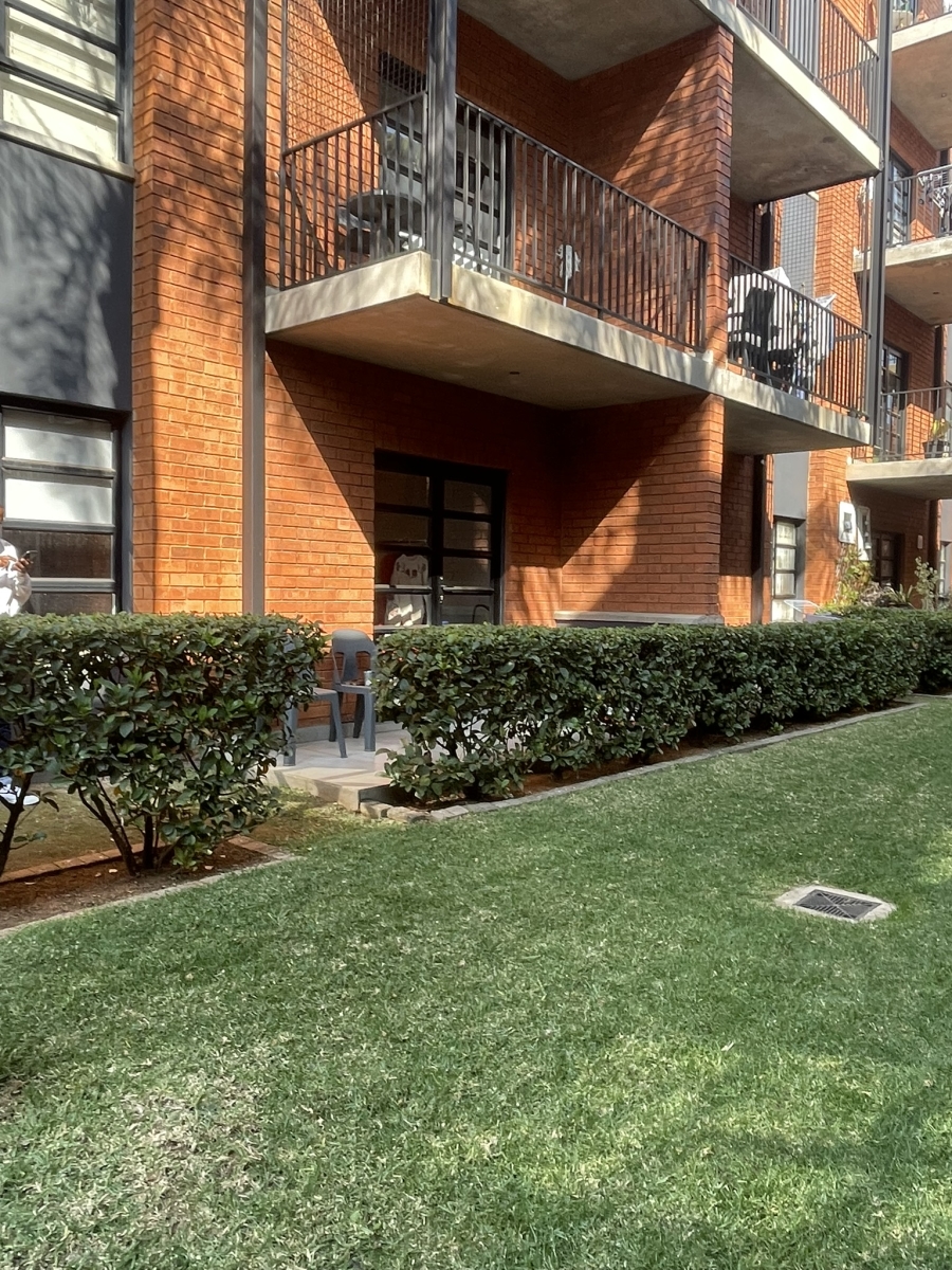 To Let 1 Bedroom Property for Rent in Melrose North Gauteng