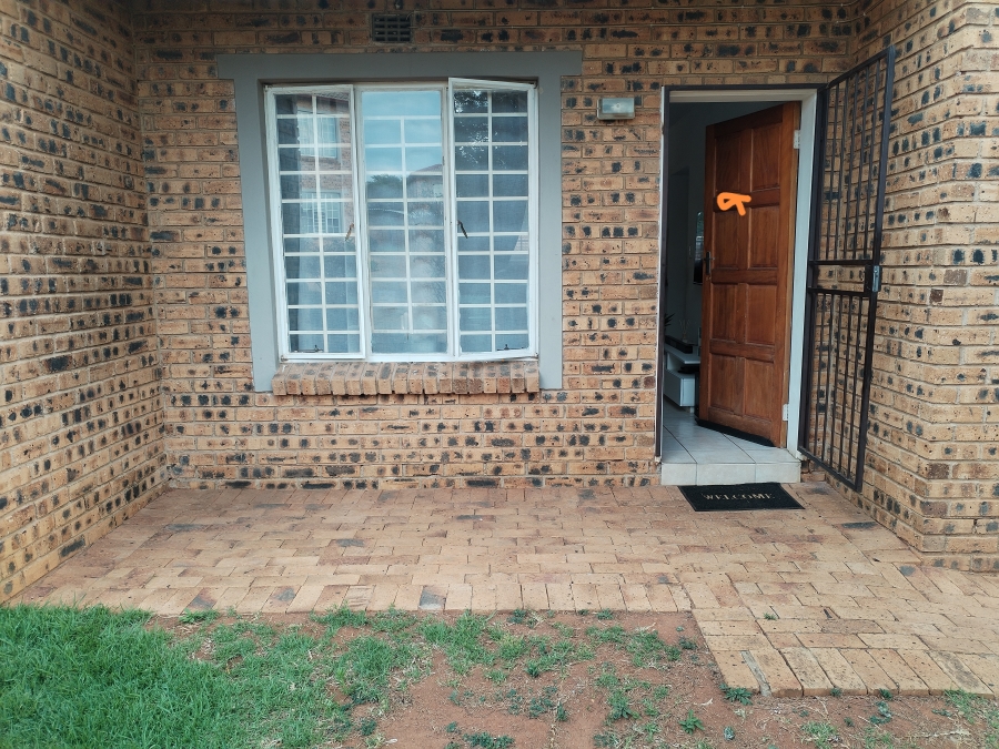 To Let 2 Bedroom Property for Rent in Strubensvallei Gauteng