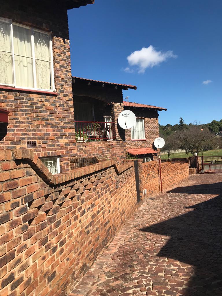 To Let 3 Bedroom Property for Rent in Ridgeway Gauteng