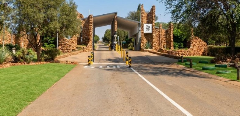 0 Bedroom Property for Sale in Vaaloewer Gauteng