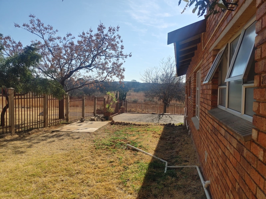 3 Bedroom Property for Sale in Vaaloewer Gauteng