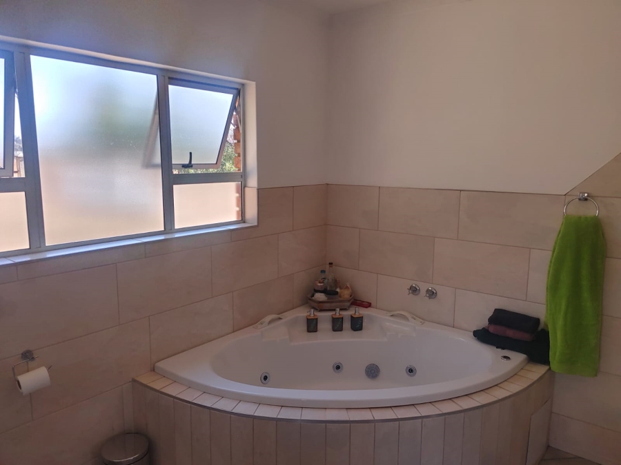 3 Bedroom Property for Sale in Vaaloewer Gauteng