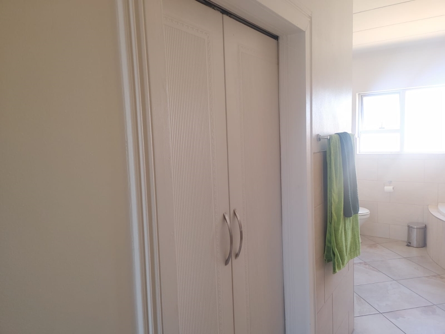 3 Bedroom Property for Sale in Vaaloewer Gauteng