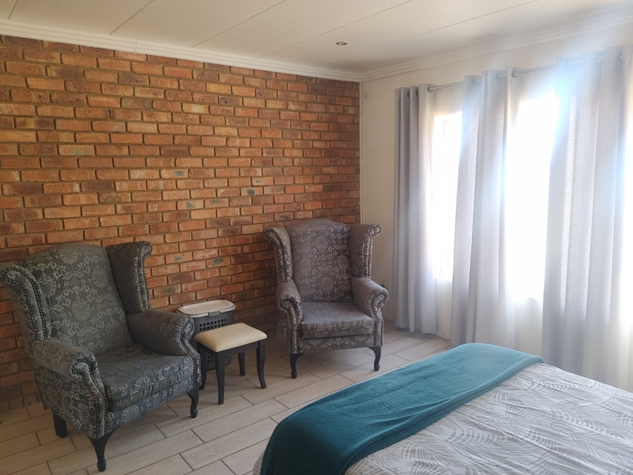 3 Bedroom Property for Sale in Vaaloewer Gauteng