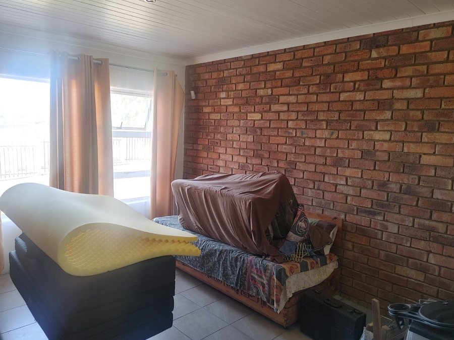 3 Bedroom Property for Sale in Vaaloewer Gauteng