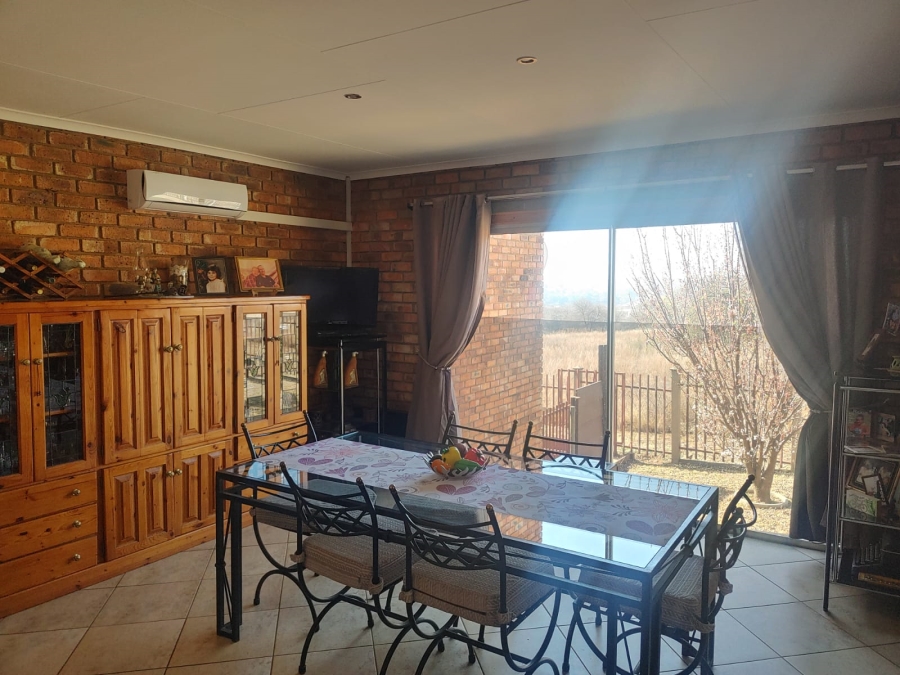 3 Bedroom Property for Sale in Vaaloewer Gauteng