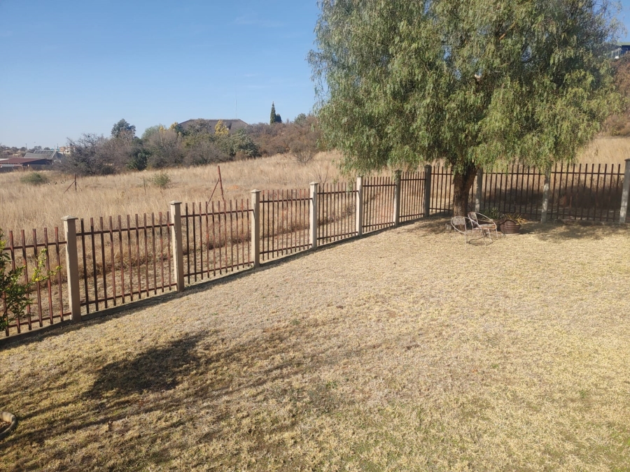 3 Bedroom Property for Sale in Vaaloewer Gauteng