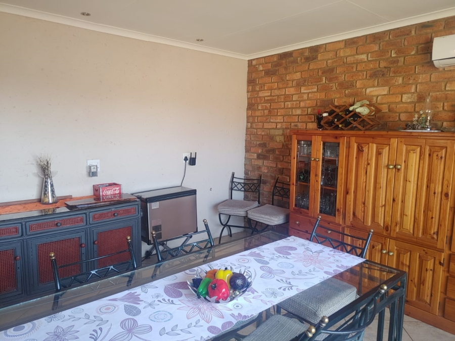 3 Bedroom Property for Sale in Vaaloewer Gauteng