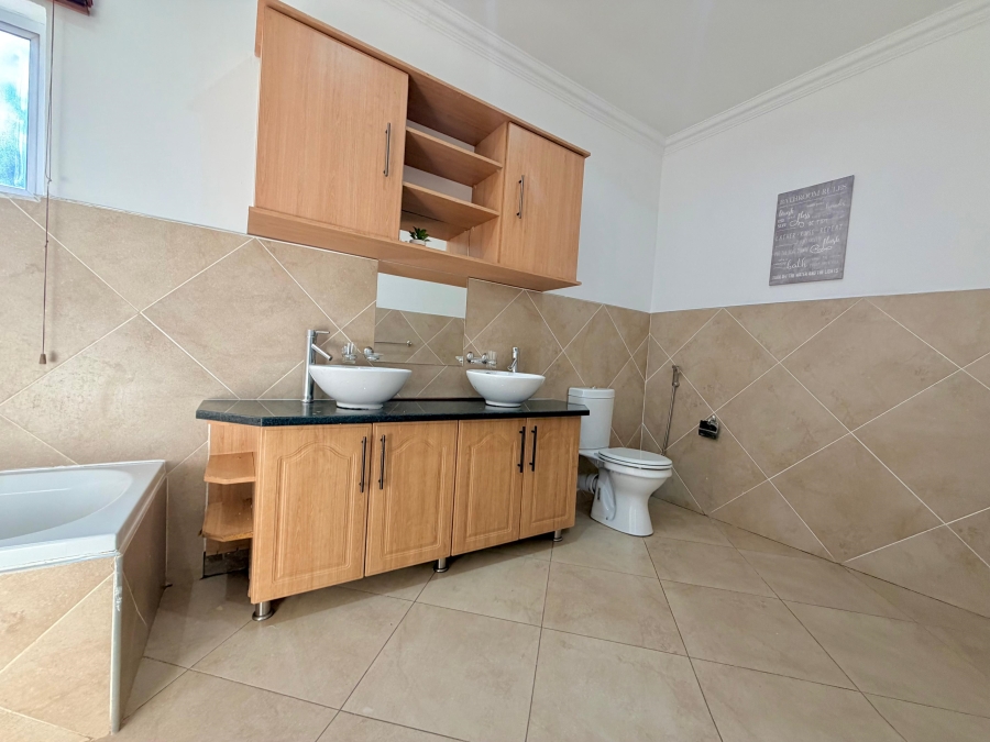 To Let 4 Bedroom Property for Rent in Ebotse Golf Estate Gauteng