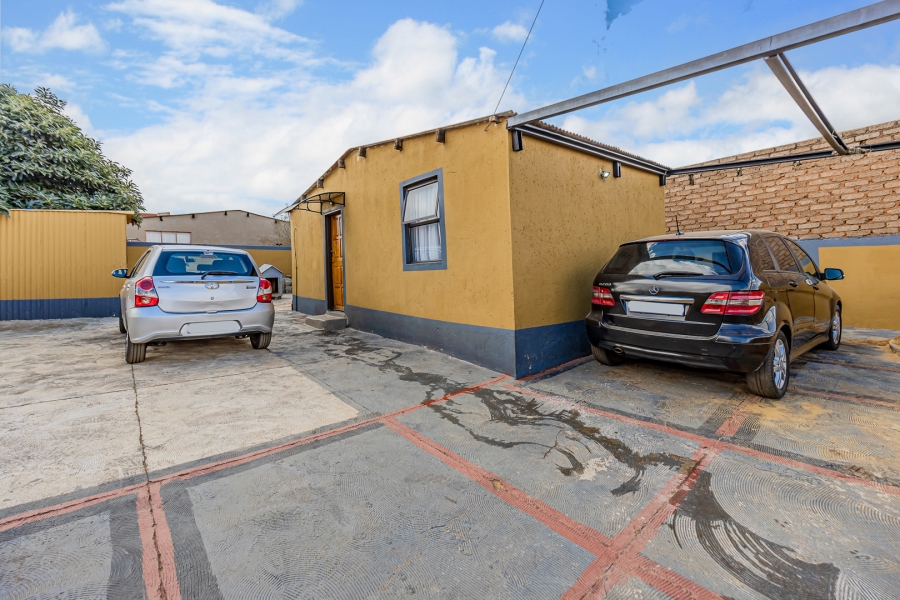 1 Bedroom Property for Sale in Mohlakeng Gauteng