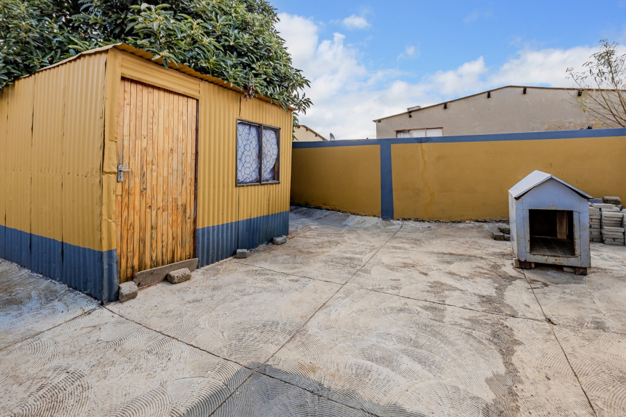 1 Bedroom Property for Sale in Mohlakeng Gauteng