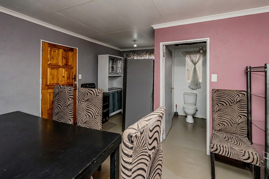 1 Bedroom Property for Sale in Mohlakeng Gauteng