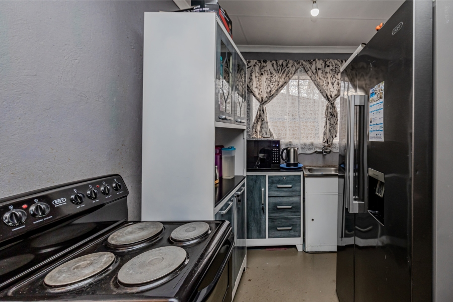 1 Bedroom Property for Sale in Mohlakeng Gauteng