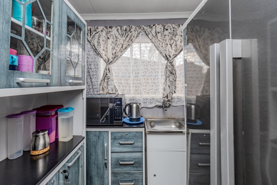 1 Bedroom Property for Sale in Mohlakeng Gauteng