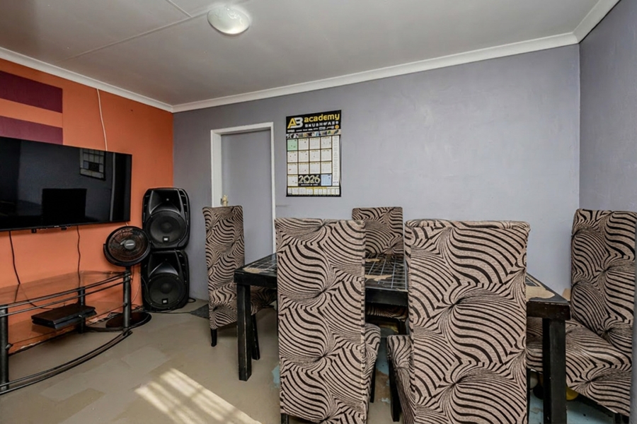 1 Bedroom Property for Sale in Mohlakeng Gauteng