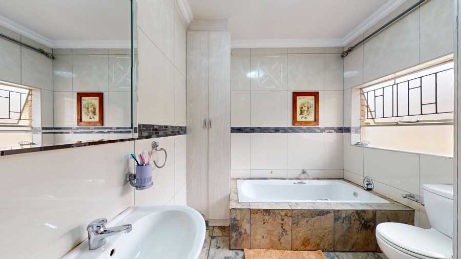 3 Bedroom Property for Sale in Beyers Park Gauteng