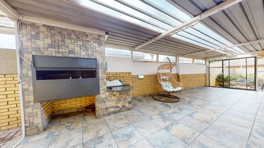 3 Bedroom Property for Sale in Beyers Park Gauteng