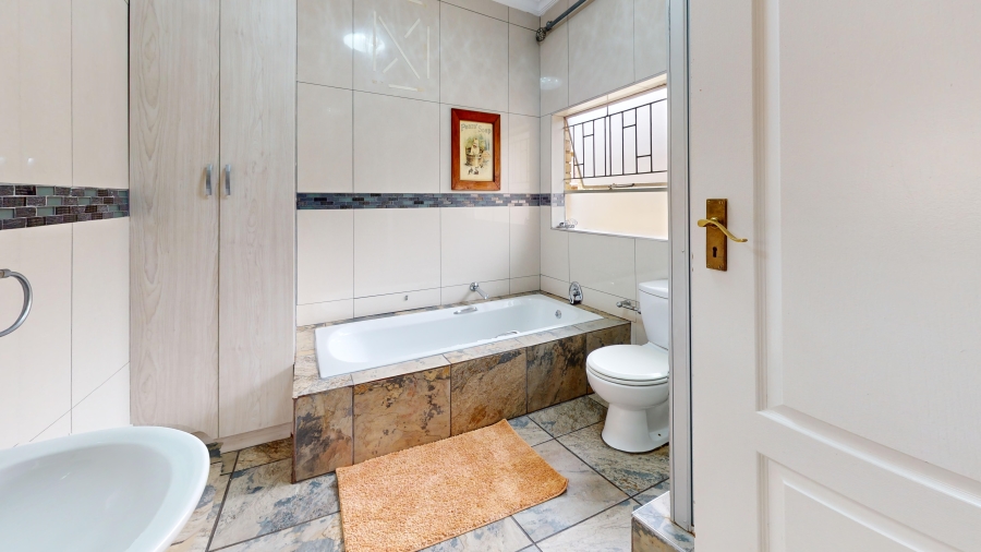 3 Bedroom Property for Sale in Beyers Park Gauteng