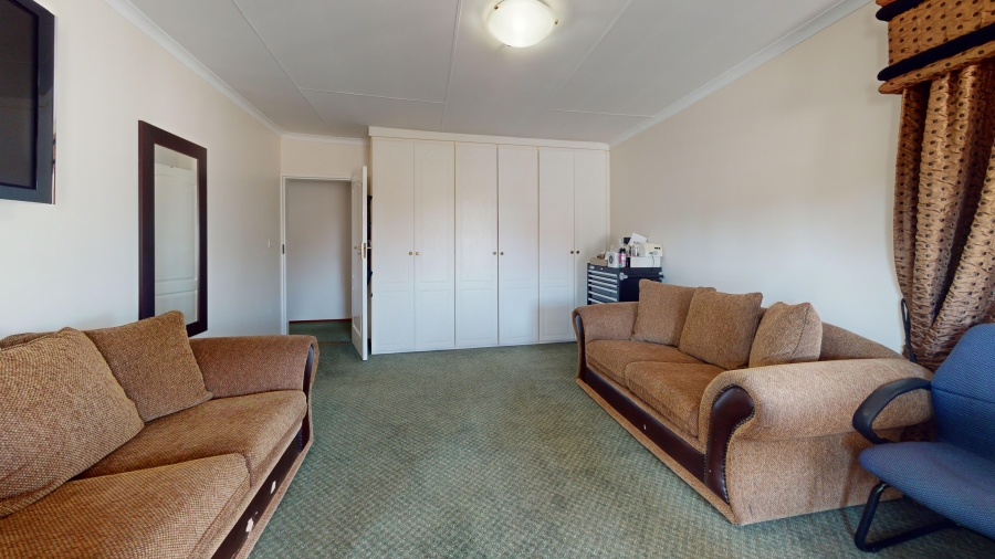 4 Bedroom Property for Sale in Blue Gill Estate Gauteng