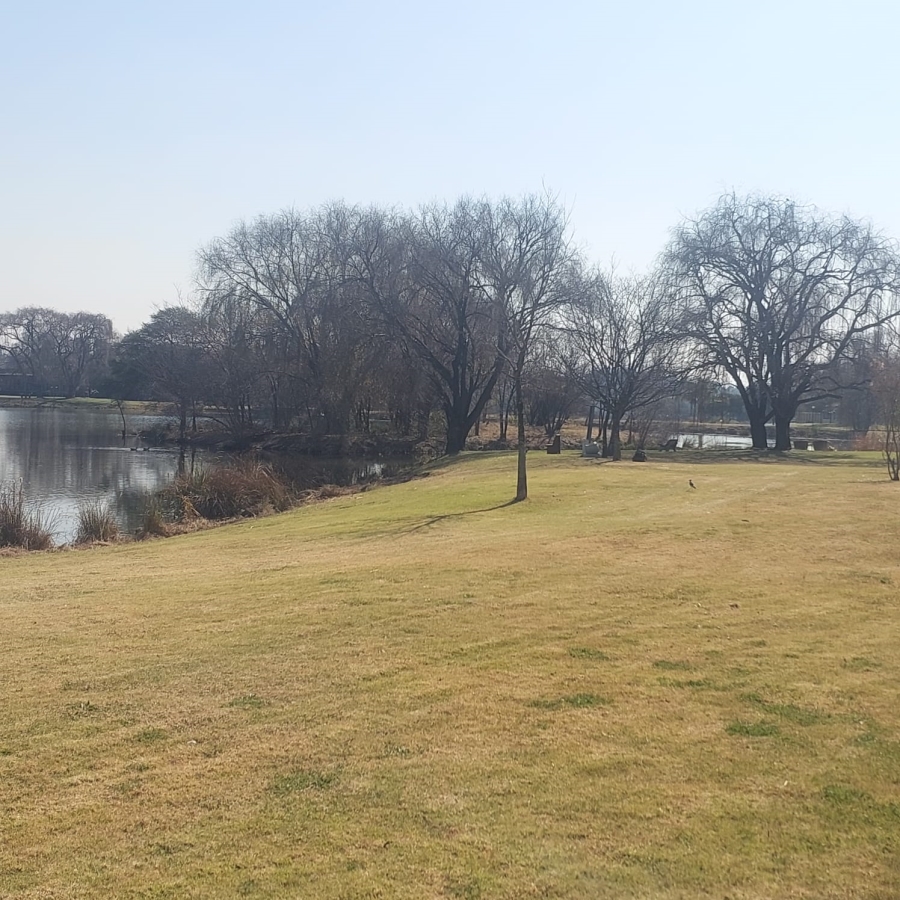 5 Bedroom Property for Sale in Blue Gill Estate Gauteng