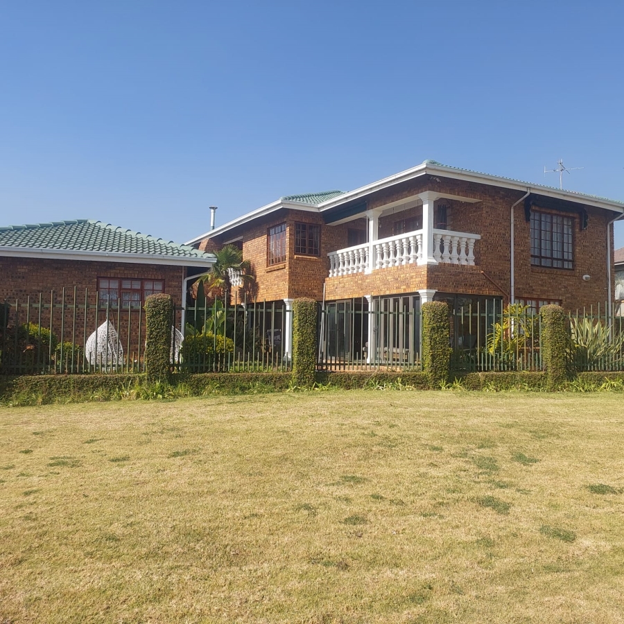 5 Bedroom Property for Sale in Blue Gill Estate Gauteng