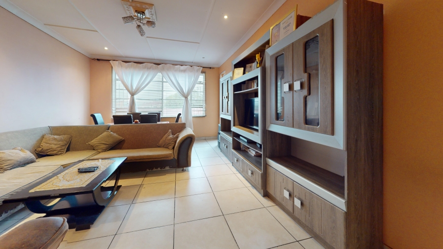 2 Bedroom Property for Sale in Lambton Gauteng