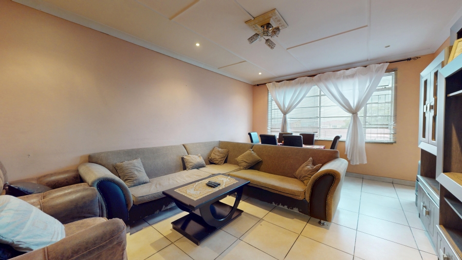 2 Bedroom Property for Sale in Lambton Gauteng