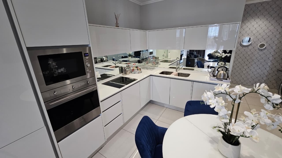 To Let 2 Bedroom Property for Rent in Waterfall Gauteng