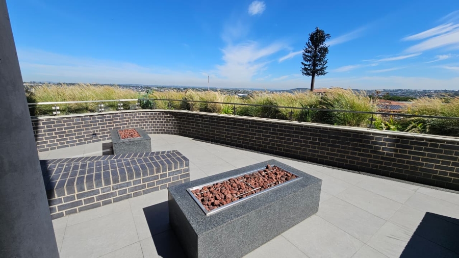 To Let 2 Bedroom Property for Rent in Waterfall Gauteng
