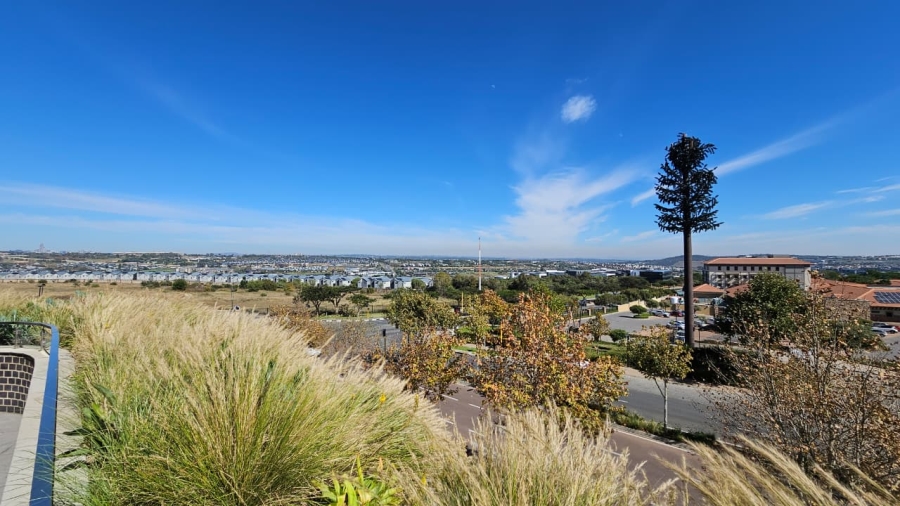 To Let 2 Bedroom Property for Rent in Waterfall Gauteng