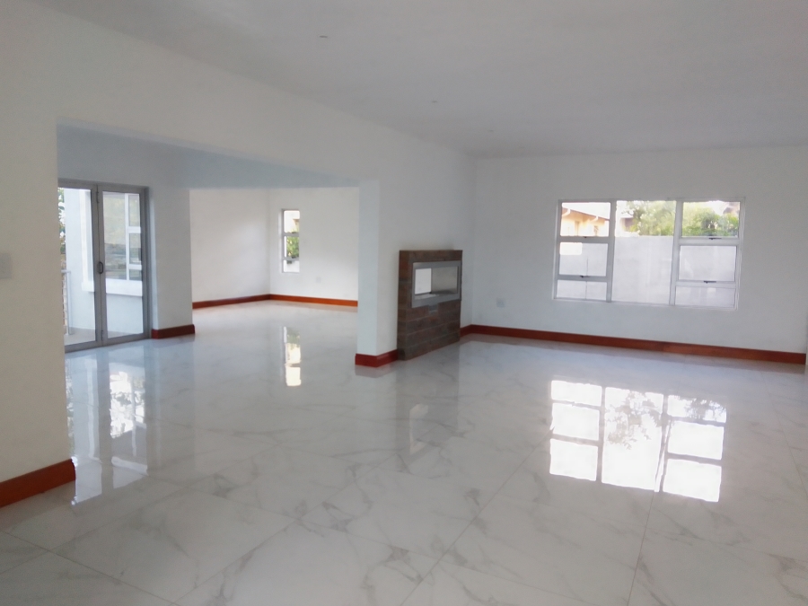 To Let 5 Bedroom Property for Rent in Noordwyk Gauteng