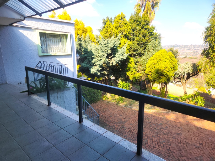 7 Bedroom Property for Sale in Cyrildene Gauteng