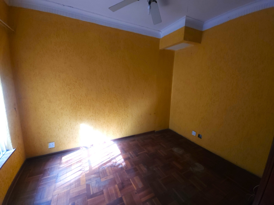 7 Bedroom Property for Sale in Cyrildene Gauteng