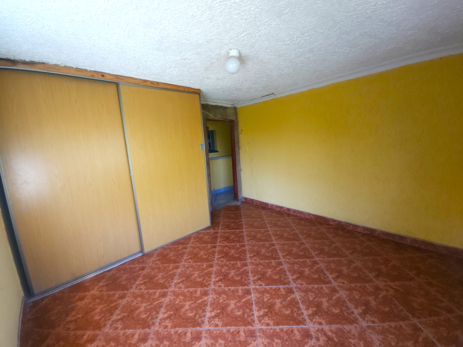7 Bedroom Property for Sale in Cyrildene Gauteng