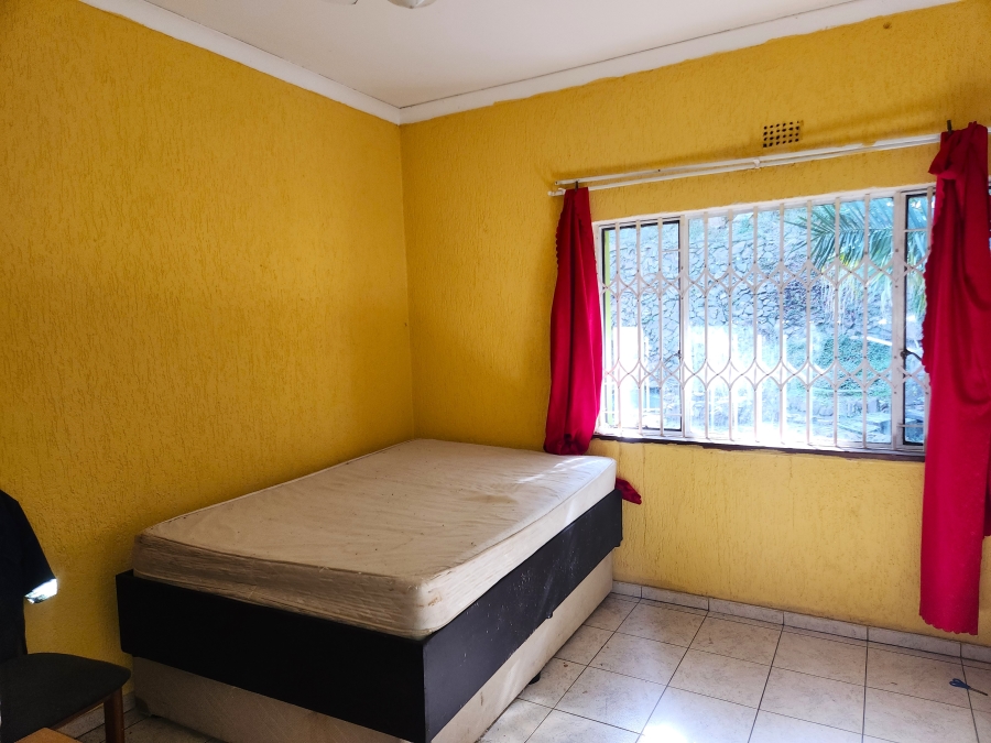 7 Bedroom Property for Sale in Cyrildene Gauteng