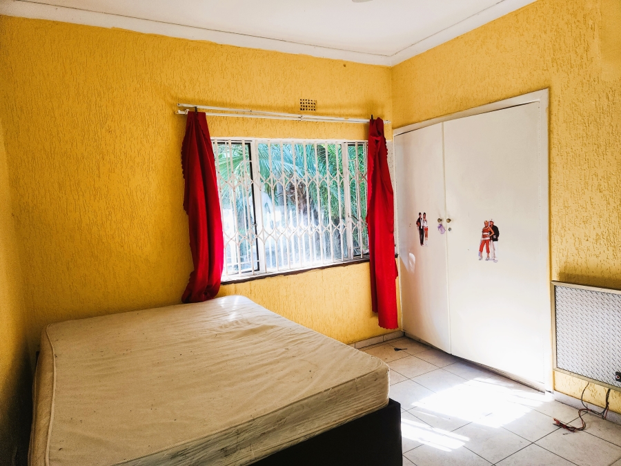 7 Bedroom Property for Sale in Cyrildene Gauteng