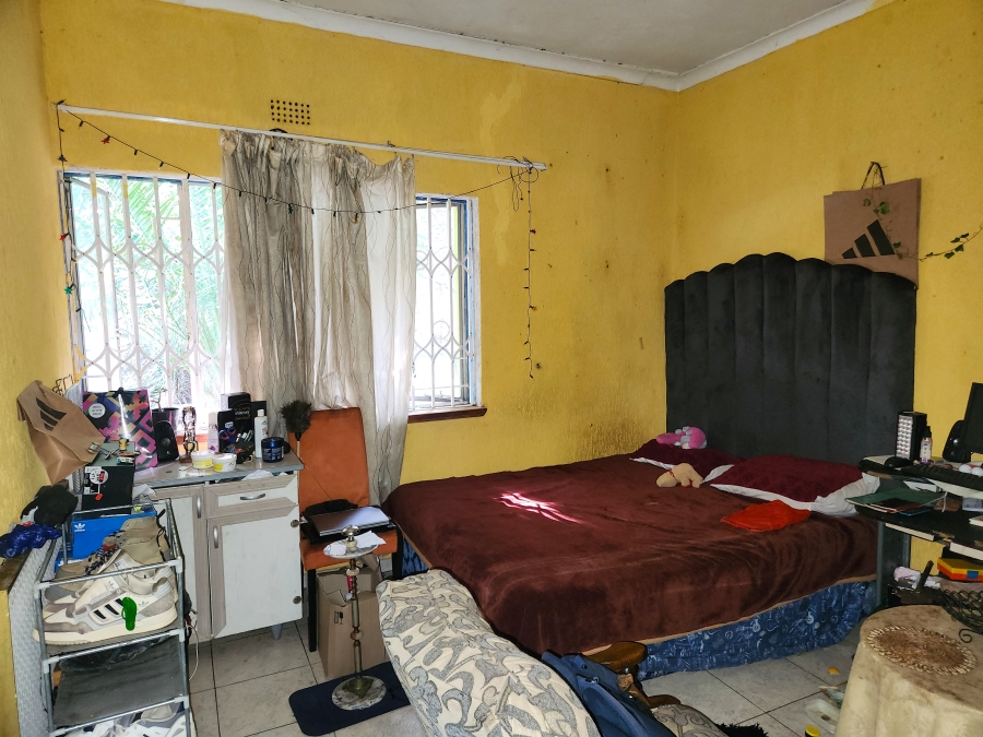 7 Bedroom Property for Sale in Cyrildene Gauteng