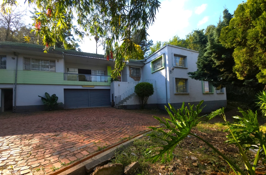 7 Bedroom Property for Sale in Cyrildene Gauteng