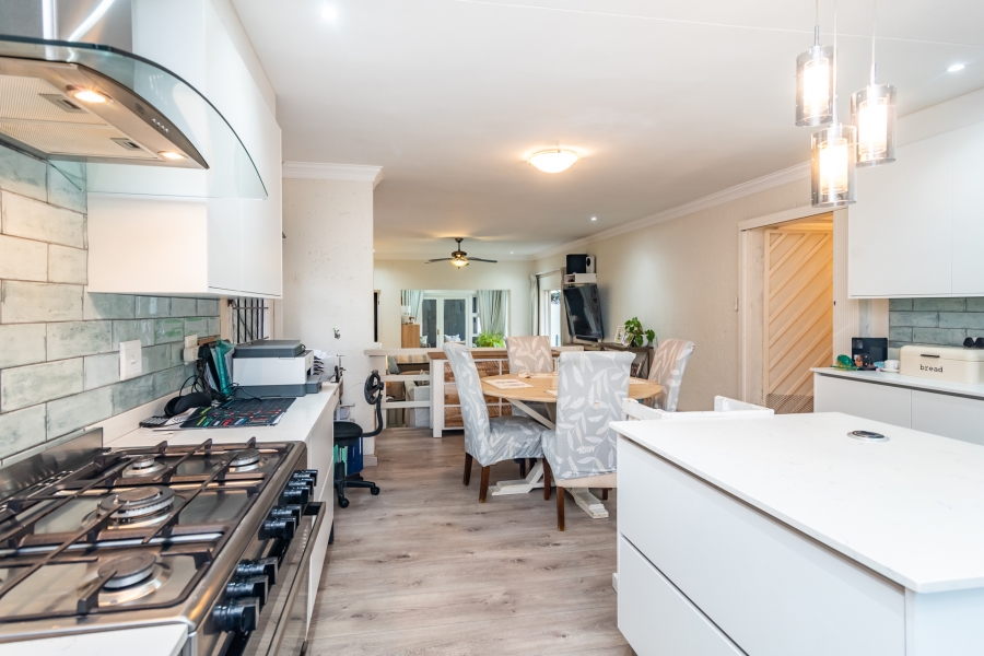 4 Bedroom Property for Sale in Lonehill Gauteng