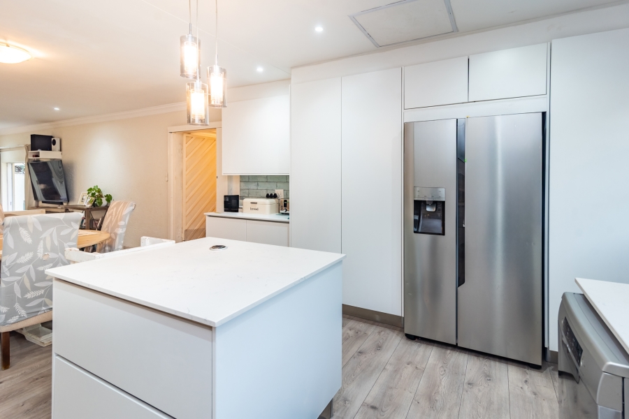 4 Bedroom Property for Sale in Lonehill Gauteng