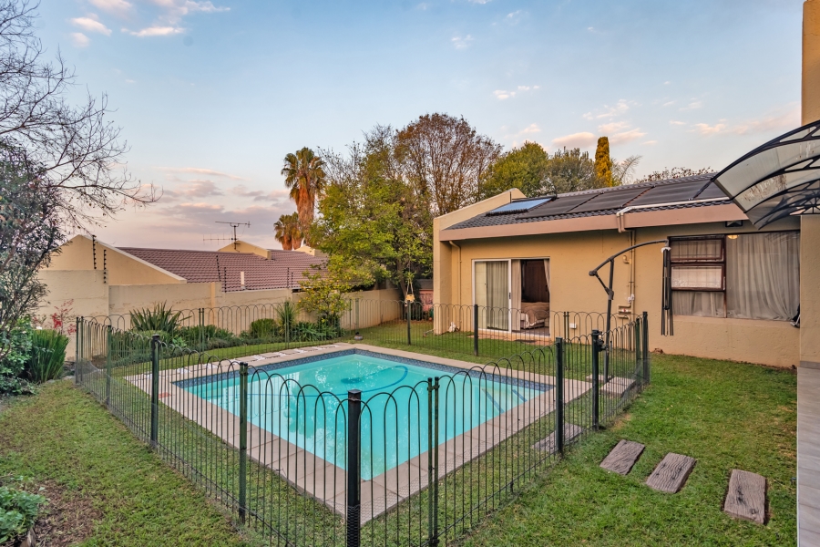 4 Bedroom Property for Sale in Lonehill Gauteng