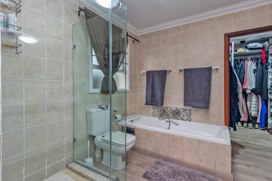 4 Bedroom Property for Sale in Lonehill Gauteng