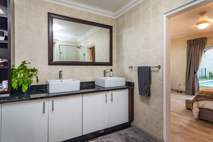 4 Bedroom Property for Sale in Lonehill Gauteng